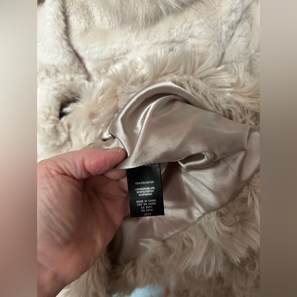 Carre Noir Short Trio Faux Fur Collar Jacket - Picture 6 of 7